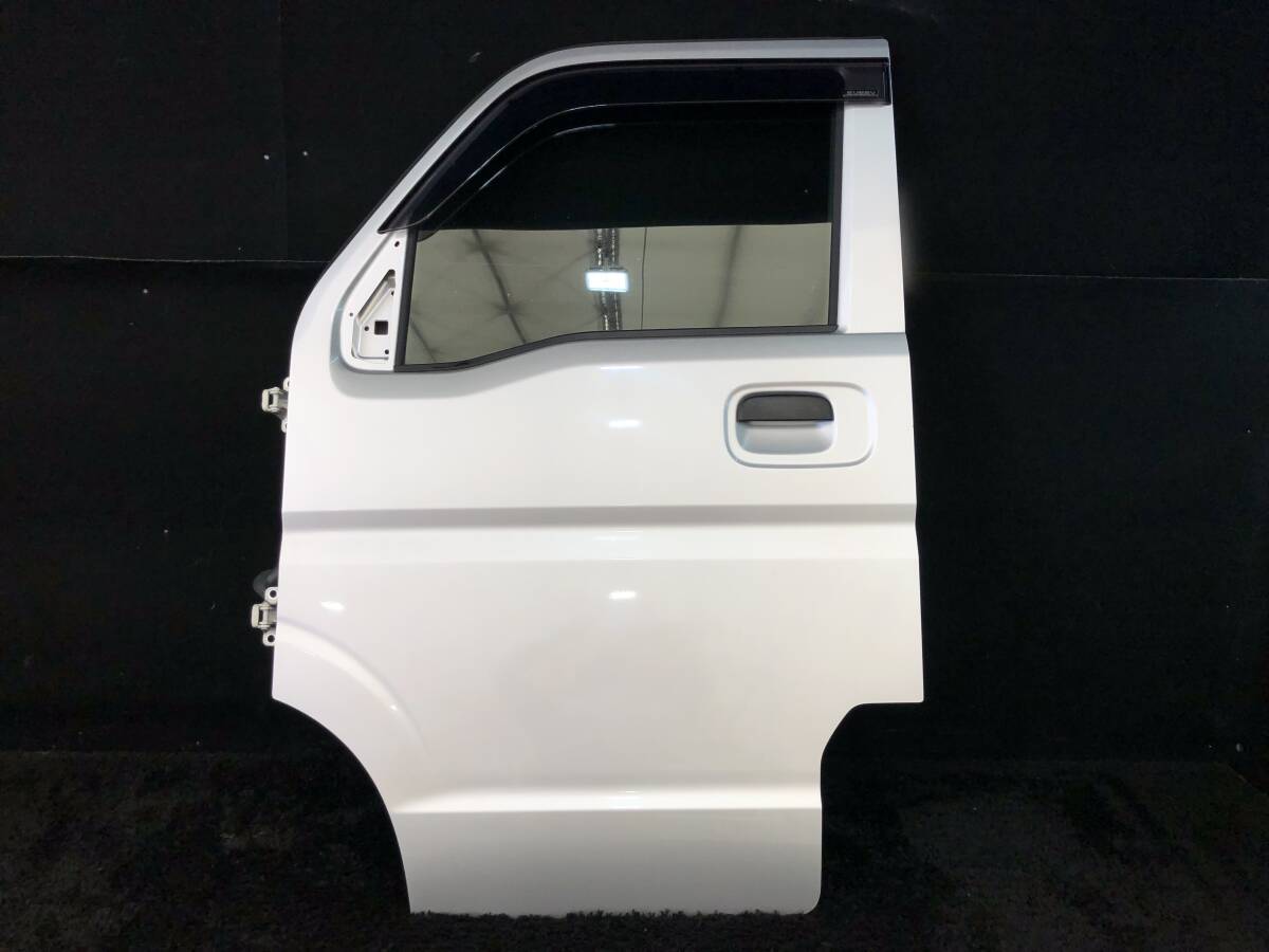 エブリィ DA17V 左フロントア 左Fドア 68002-64P21 Z2S シルキーシルバーメタリック 721977