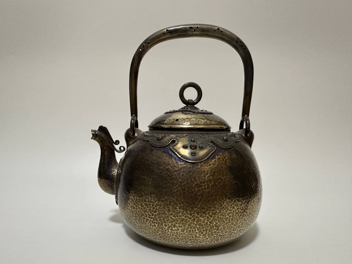 Bibian 比比昂- 時代純銀製龍文堂造宝珠形鳳凰口湯沸工芸品古 Bibian 比比昂- 時代純銀製龍文堂造宝珠形鳳凰口湯沸工芸品古
