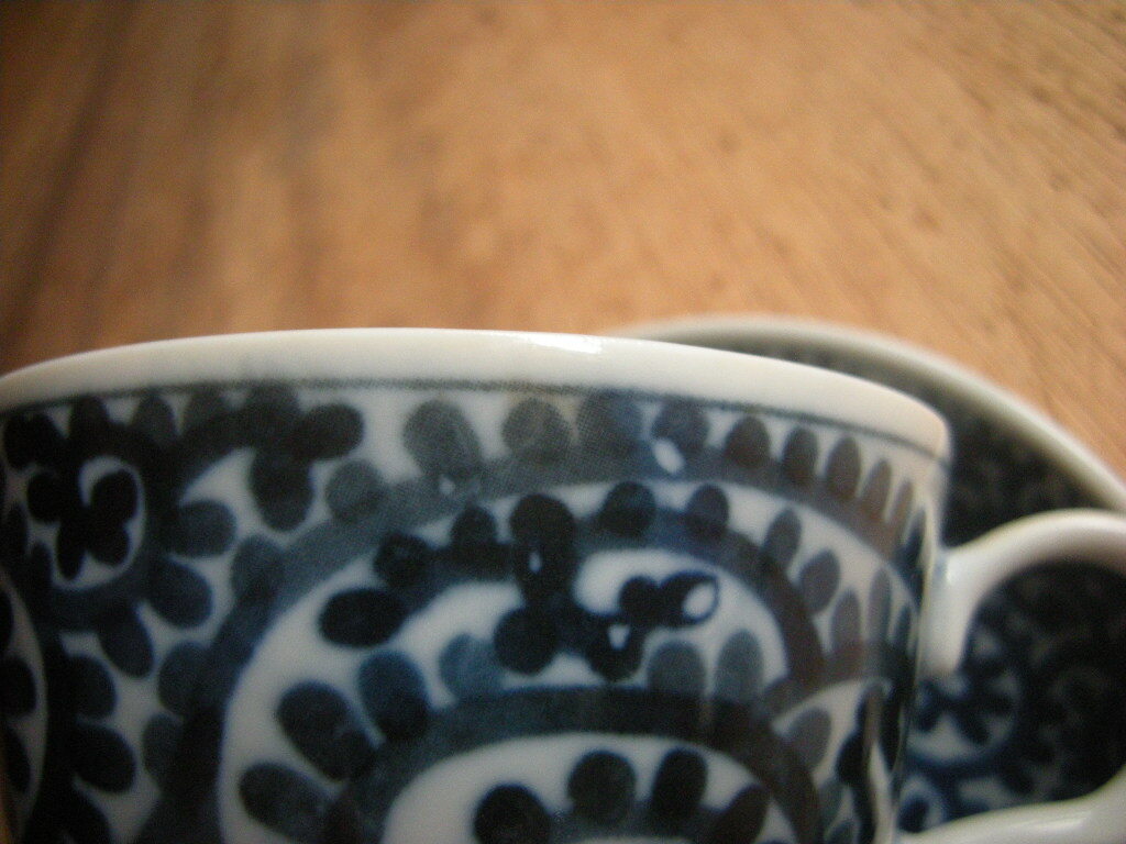 満◇【新品・展示品】染付大島 たこ唐草 碗皿 コーヒーセット(碗:9㎝x6㎝ 皿:14.3㎝x2.5㎝)1碗セット *高級うつわ*_画像8