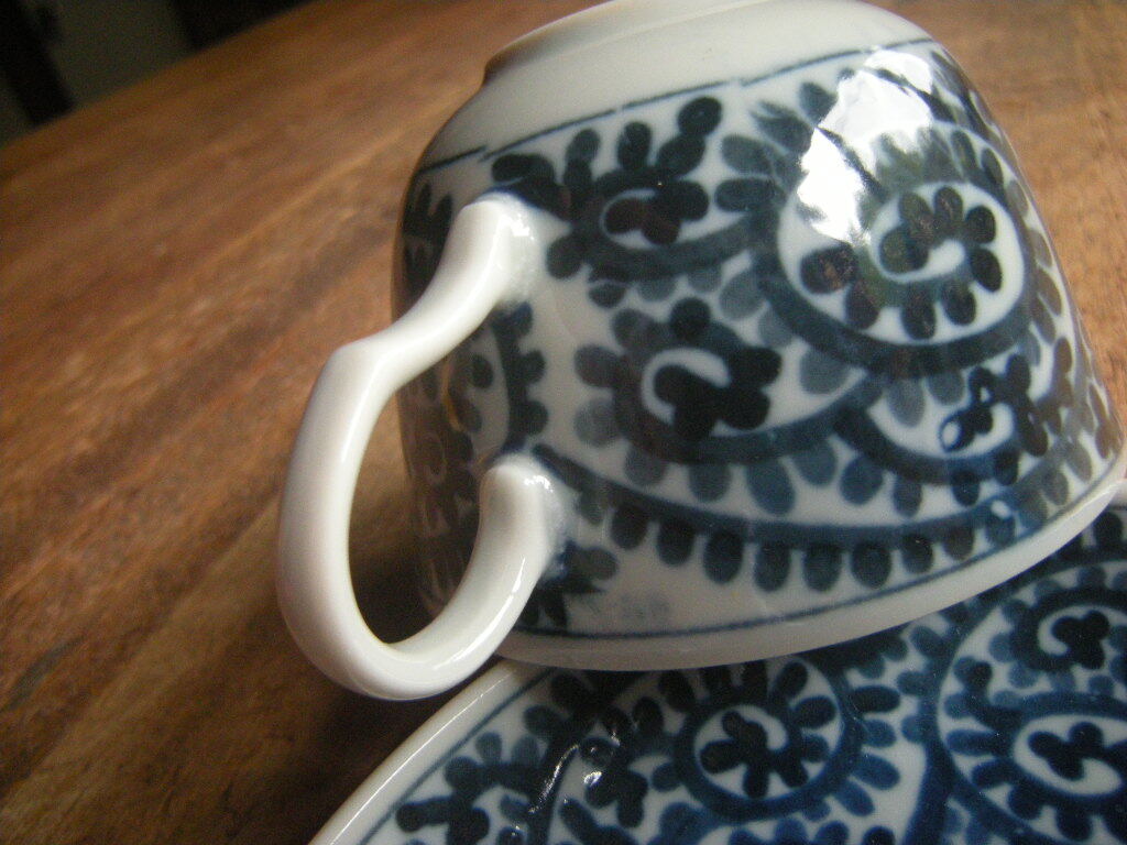 満◇【新品・展示品】染付大島 たこ唐草 碗皿 コーヒーセット(碗:9㎝x6㎝ 皿:14.3㎝x2.5㎝)1碗セット *高級うつわ*_画像7