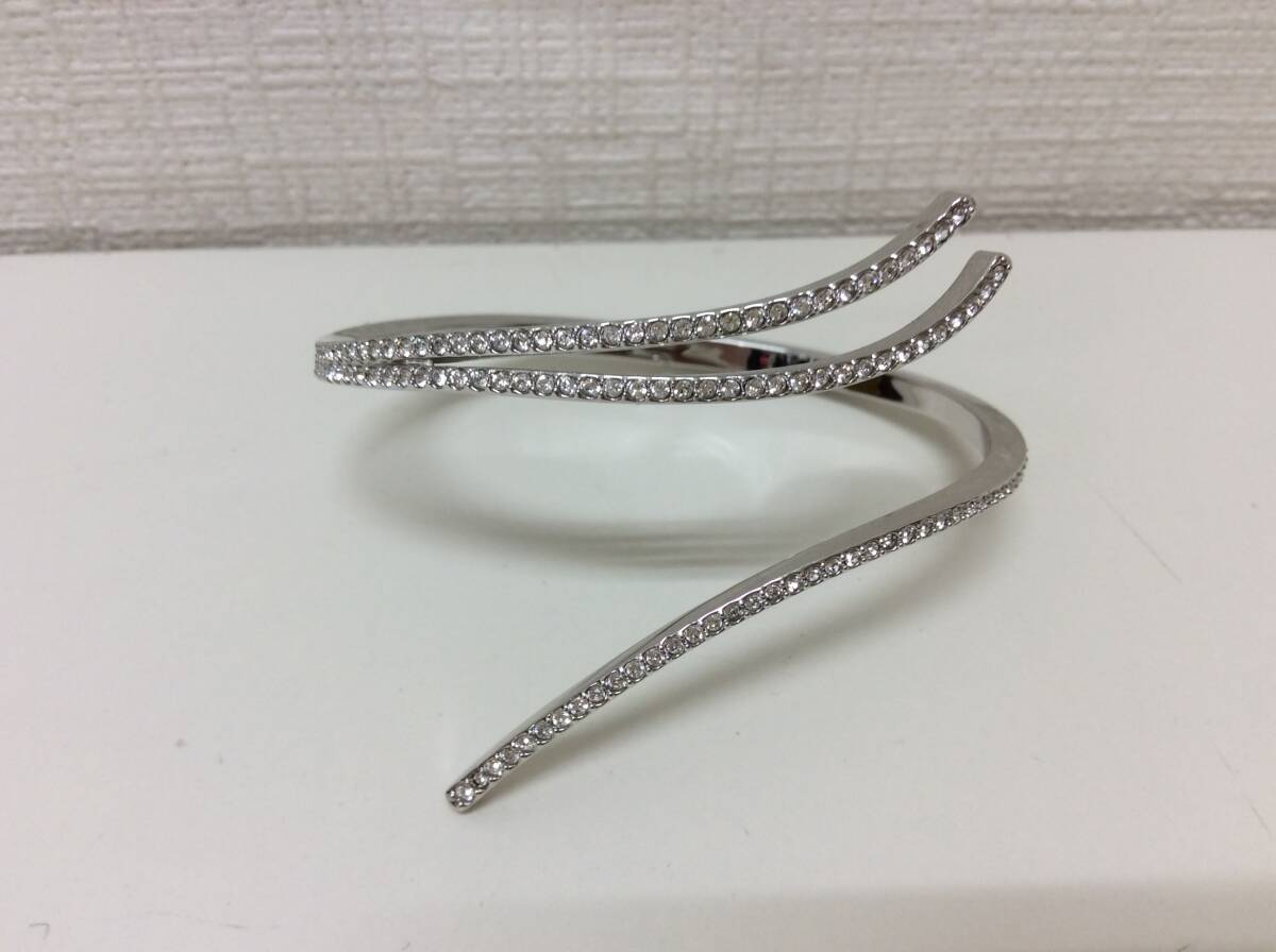 ■7449 SWAROVSKI スワロフスキー バングル ラインストーン ブレスレット シルバーカラー アクセサリー レディース 