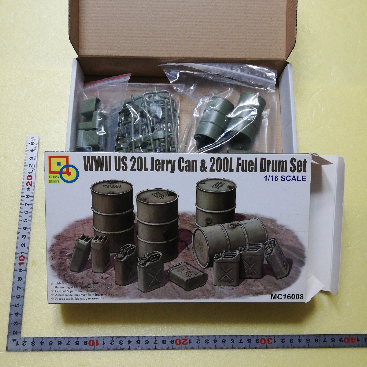 ☆地　1/16 CLASSY HOBBY アメリカ軍　ドラム缶4個　ジェリカン8個　未組立