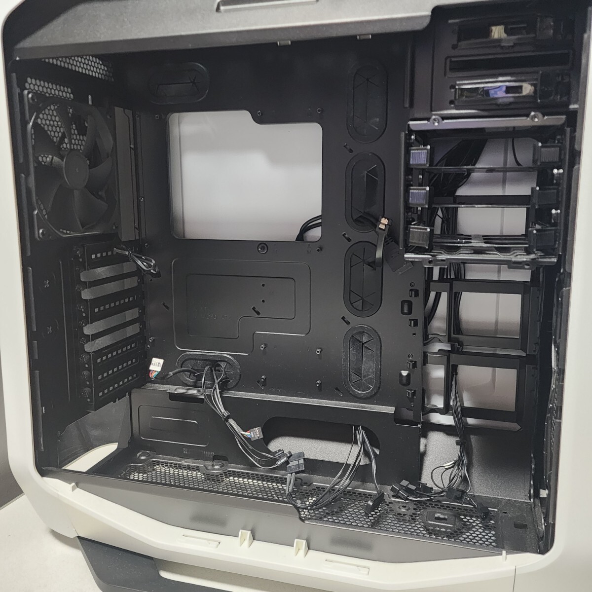 CORSAIR GRAPHITE SERIES 780T WHITE フルタワー型PCケース(E CORSAIR GRAPHITE SERIES 780T WHITE フルタワー型PCケース(E