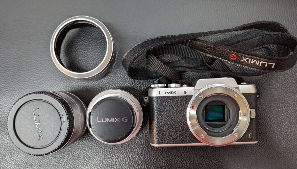#5979【Panasonic】 LUMIX G DMC-GF7W パナソニック ルミックス ダブルズームレンズ 通電確認済み