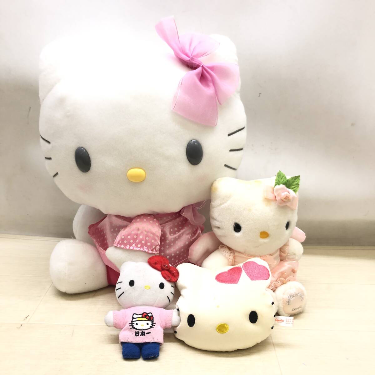 Sanrio サンリオ ハローキティ ぬいぐるみ 4点 エンジェルキティ Sanrio サンリオ ハローキティ ぬいぐるみ 4点 エンジェルキティ