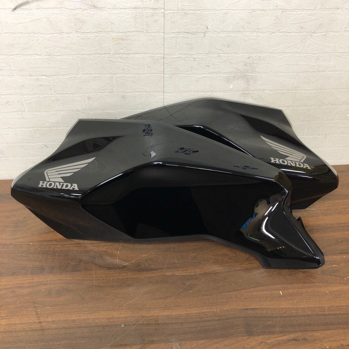 定番人気，SALE ・CB250R MC52〜外し 純正左右タンクカバー