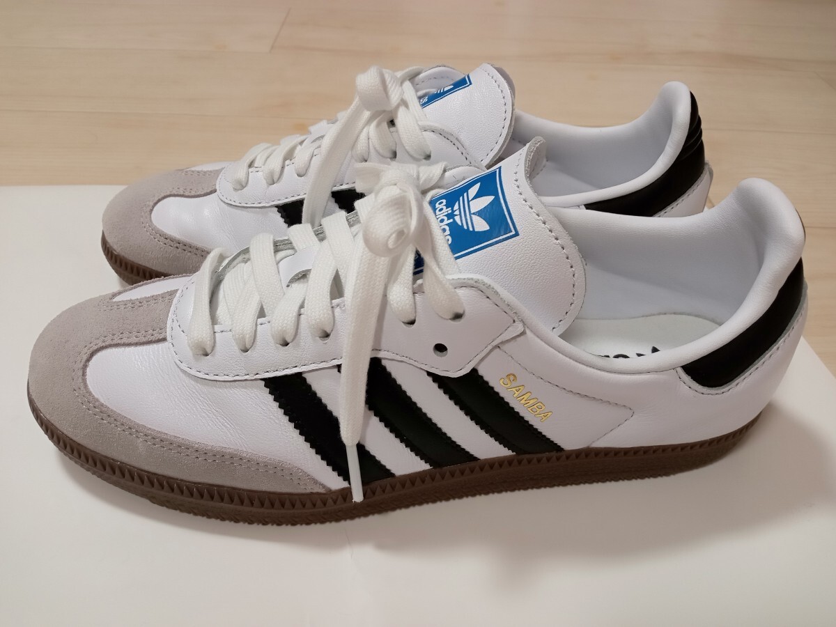 中古　ほぼ未使用　アディダス　adidas　スニーカー　SAMBA　サンバ 　ホワイト×ブラック　24.5cm　ユニセックス