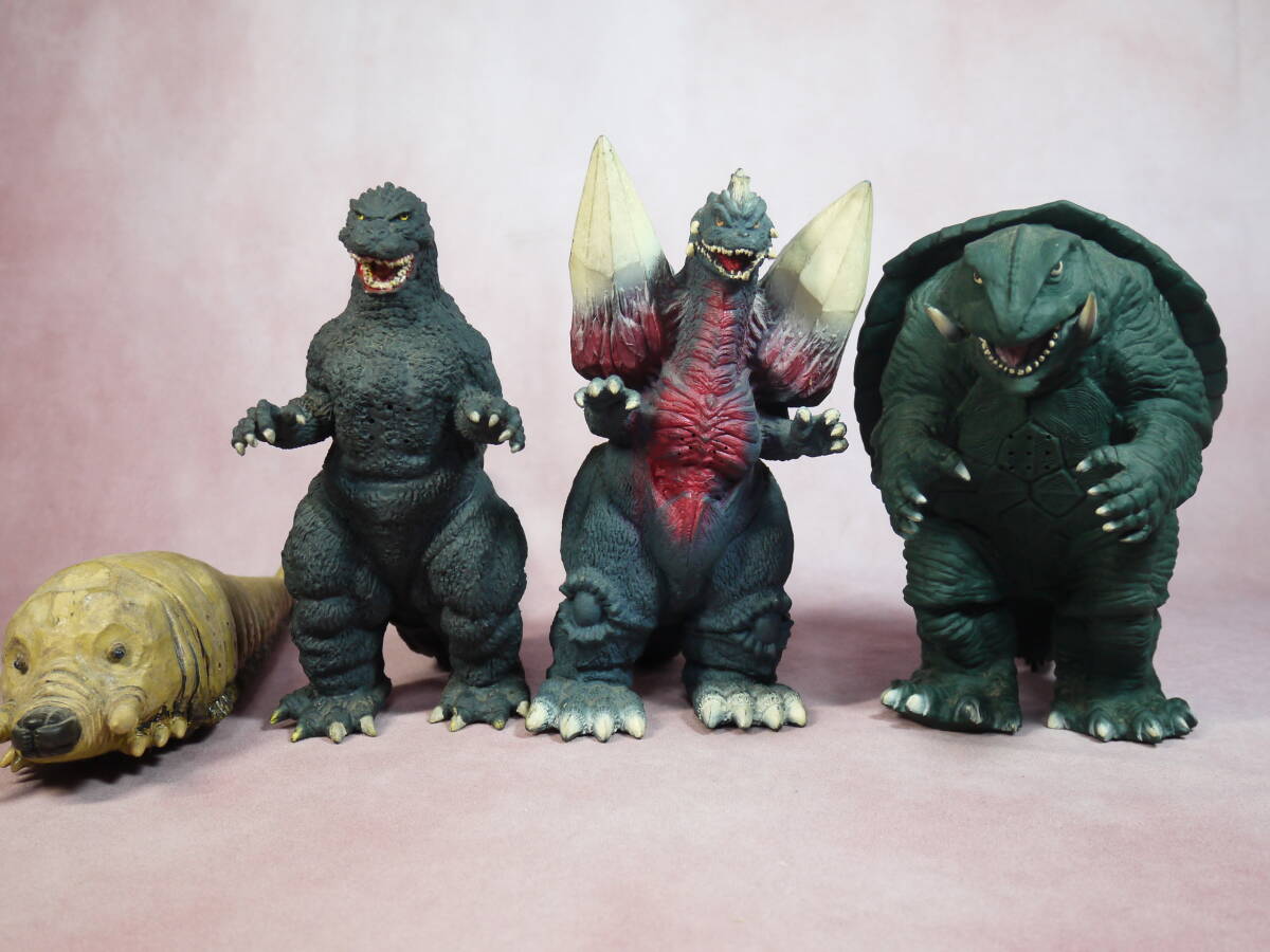 ジャンク　不動品　電動　ゴジラ・モスラ・スペースゴジラ・ガメラ　ゴジラ全高20センチ