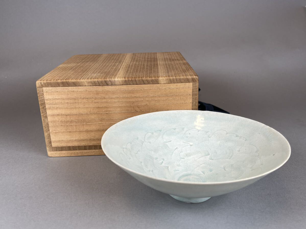 宋時代青磁刻花碗 陶磁器 茶碗 茶道具 中国美術 花絵 時代物 箱付 釉 青瓷 