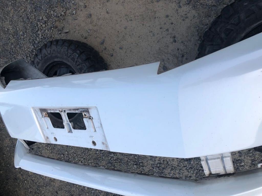 ZRR80G ZRR85G ZWR80G 前期 ヴォクシー 純正 フロント バンパー カラー 070 ホワイトパールクリスタルシャイン★_画像6