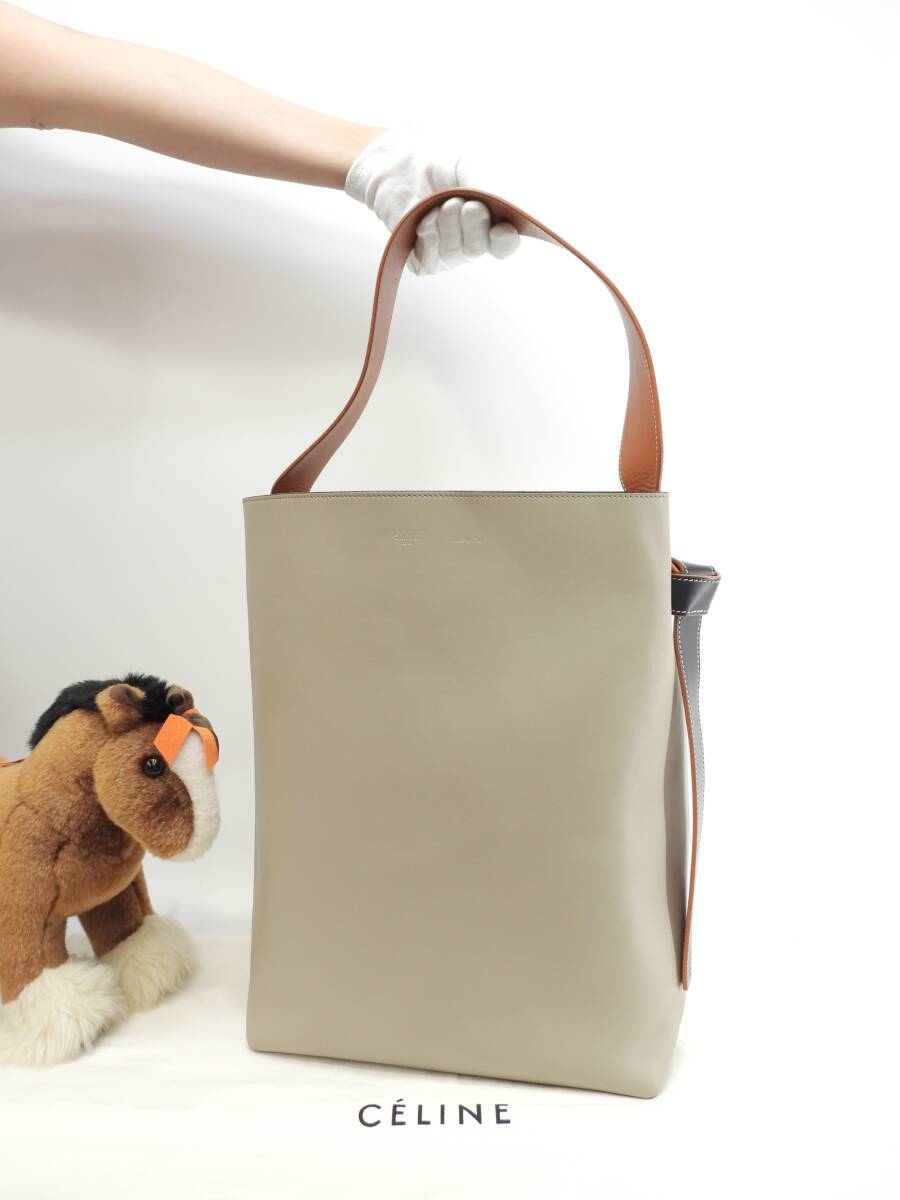 セリーヌ ツイステッドカバ レザー 灰白 セミショルダーバッグ セリーヌ ツイステッドカバ レザー 灰白 セミショルダーバッグ