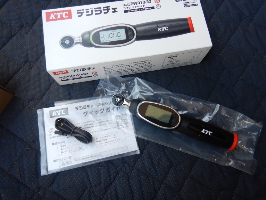 即決税0円未使用品KTCデジタルトルクレンチデジラチェGEW010-R3 USB充電式 9,5mm角(3/8) トルク範囲2～10N.m