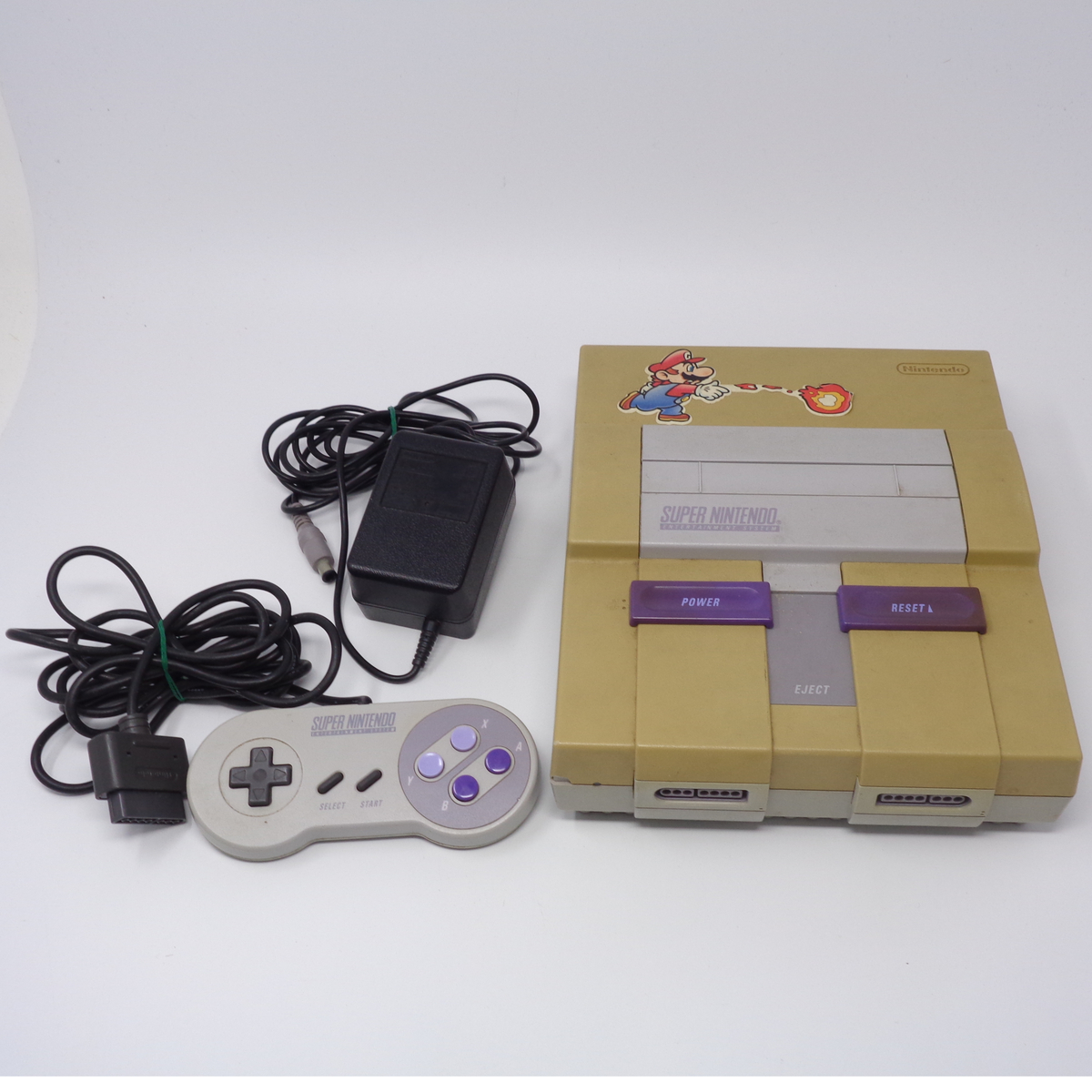 SNES 北米版本体 動作確認済み /ACアダプタ コントローラ付き SNES 北米版本体 動作確認済み /ACアダプタ コントローラ付き