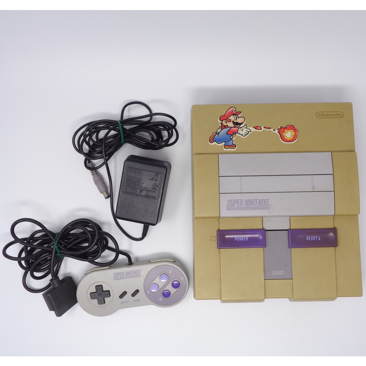 SNES 北米版本体 動作確認済み /ACアダプタ コントローラ付き SNES 北米版本体 動作確認済み /ACアダプタ コントローラ付き