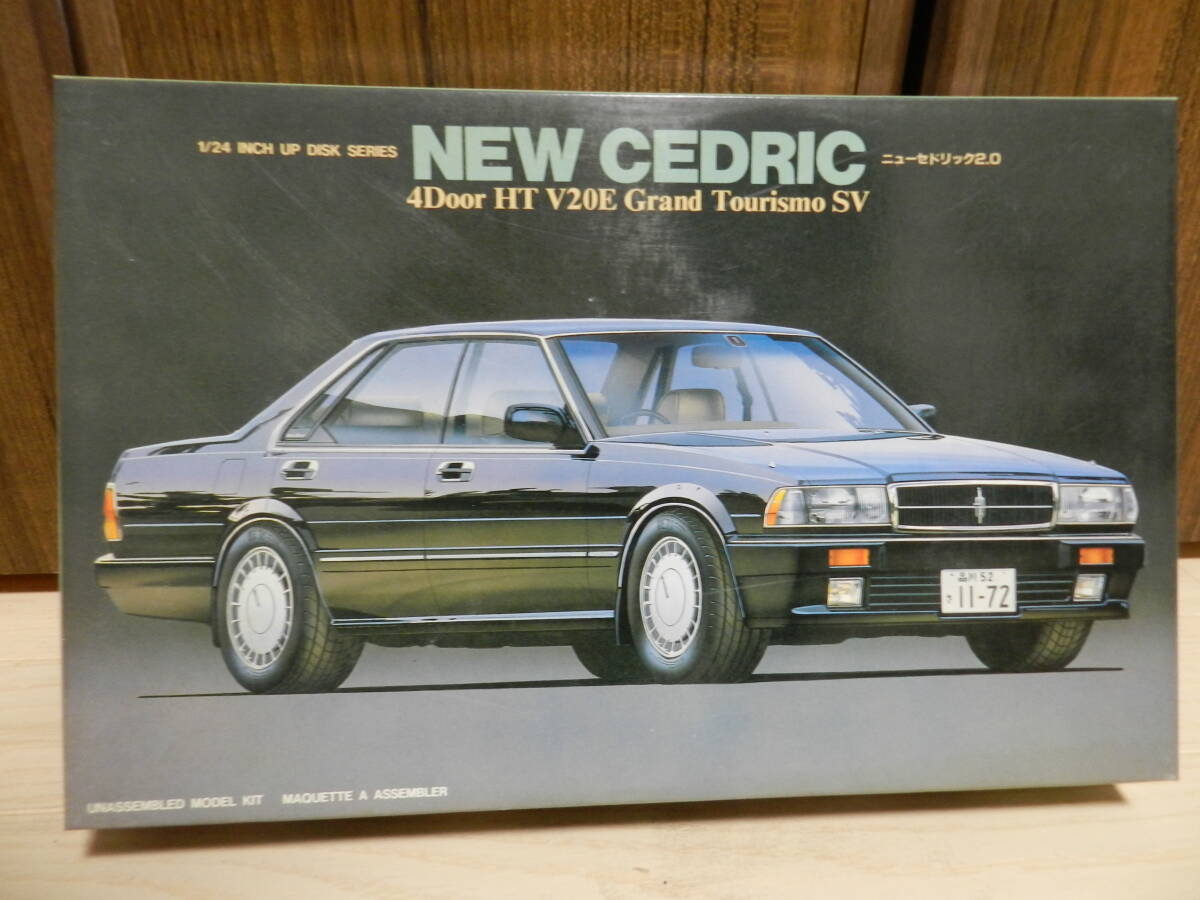１／２４　　NEW CEDRIC2.0（ニューセドリック2.0）４Door HT V20E Grand Tourismo SV　＜フジミ＞