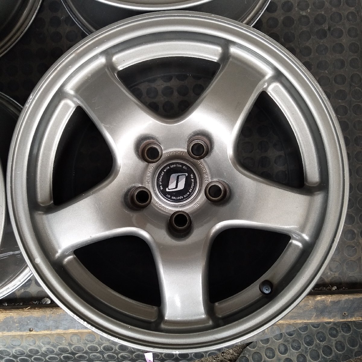  контрольный номер :A7-220[4шт.@ цена ][16x8J 5x114.3 ET+30 ступица 64] Nissan оригинальный *BNR32 и т.п. * витрина самовывоз возможность *.. заявление выпуск возможность 