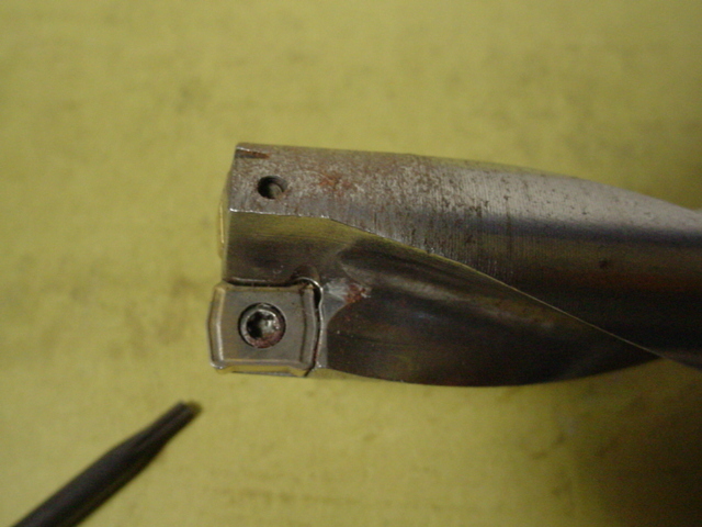 18Φ R416.2-0180L25-31 チップ10個付 旧モデル 中古品 サンド 18Φ R416.2-0180L25-31 チップ10個付 旧モデル 中古品 サンド