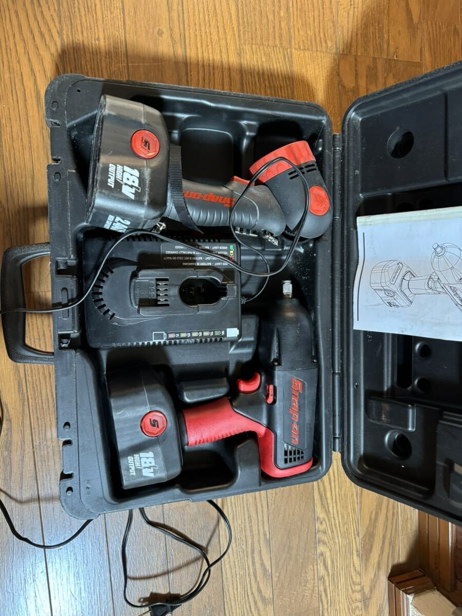 美品☆snap-onスナップオンインパクトレンチ18V1/2CTJ4850H0充電器バッテリー2個CBT1485LEDライトランクルプラド150ハイエースタイヤ交換に