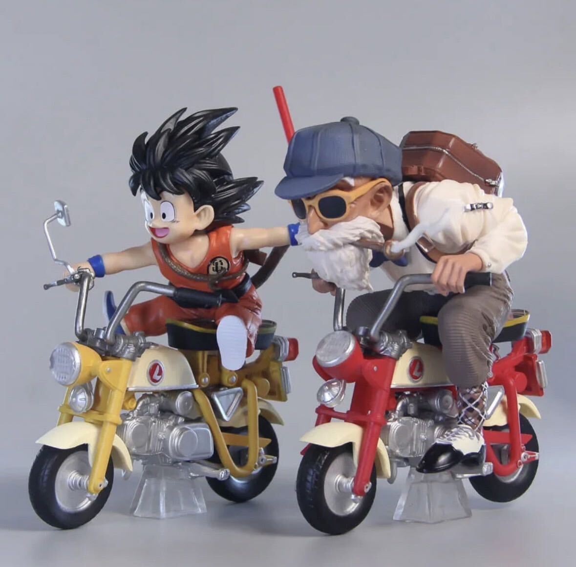新品 ドラゴンボール 孫悟空 亀仙人 バイク フィギュア 2体 新品 ドラゴンボール 孫悟空 亀仙人 バイク フィギュア 2体