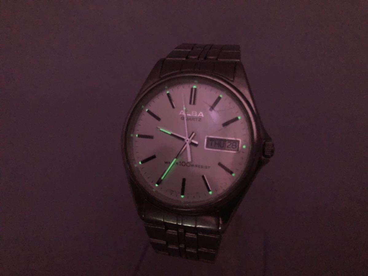 【稼働品!!】アルバ(セイコー)?デイデイト[ALBA(SEIKO) QUARTZ]クォーツ式メンズ腕時計(jì)【中古品】