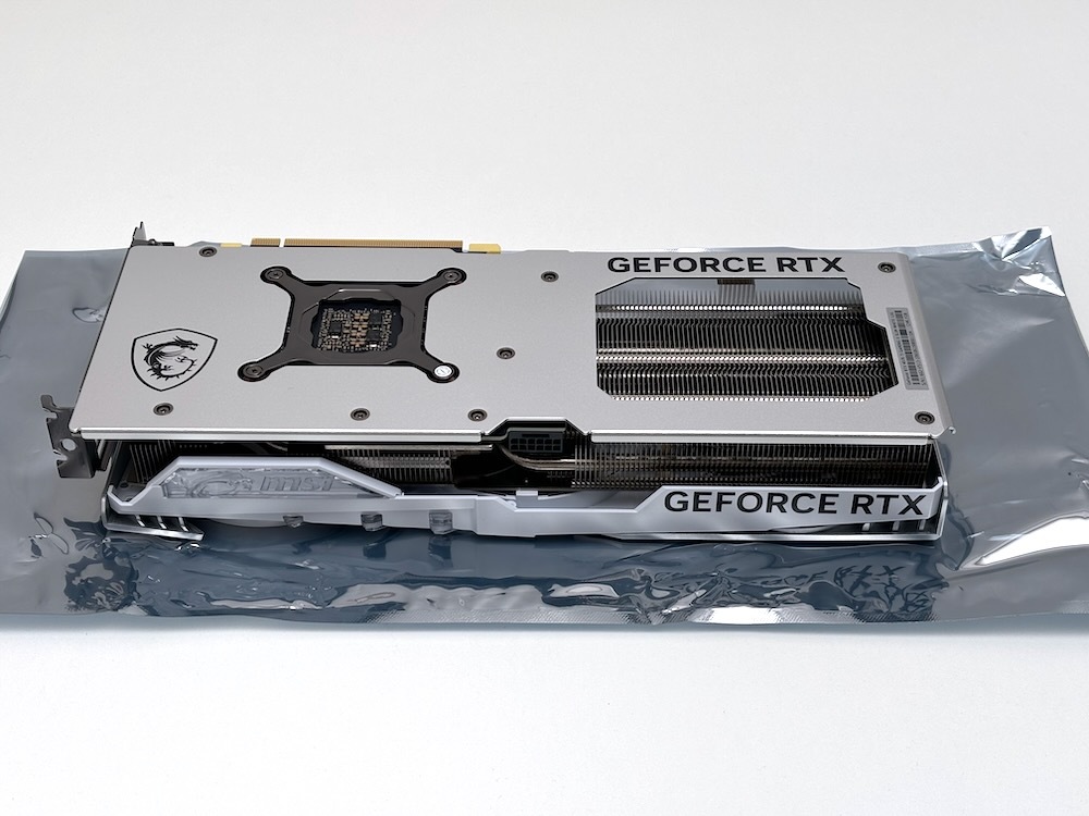 使用少・ホワイト・納品書付 GeForce RTX 4070 Ti GAMING X SLIM 使用少・ホワイト・納品書付 GeForce RTX 4070 Ti GAMING X SLIM