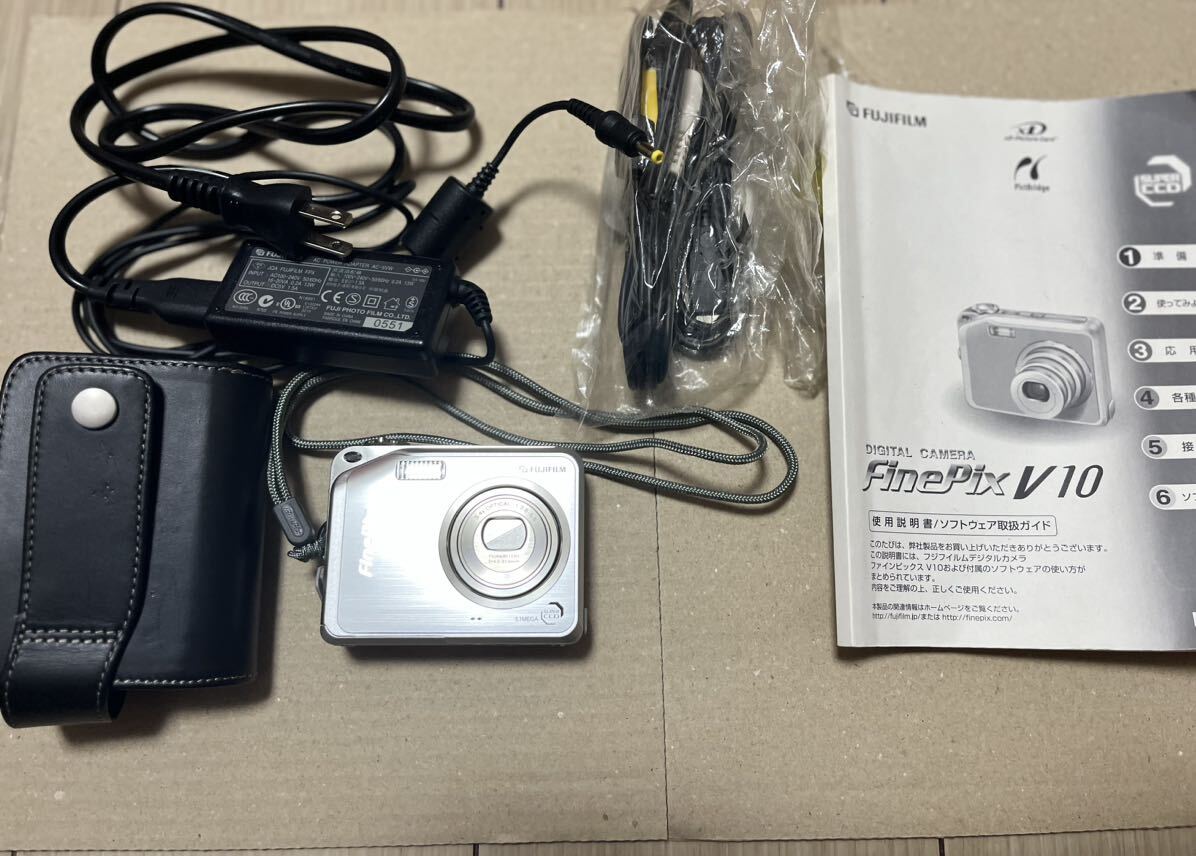 FUJIFILM デジタルカメラ FinePix V10 動作品 取扱説明書 コード ケース付