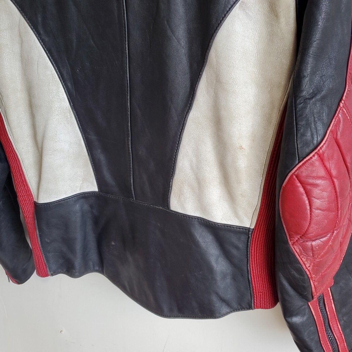 935◆【size48？】KRAWEHL LEDER バイクウエア レーシングジャケット 上のみ 赤×白×黒 レザー 本革 中古 USED 古着 ダブルライダース