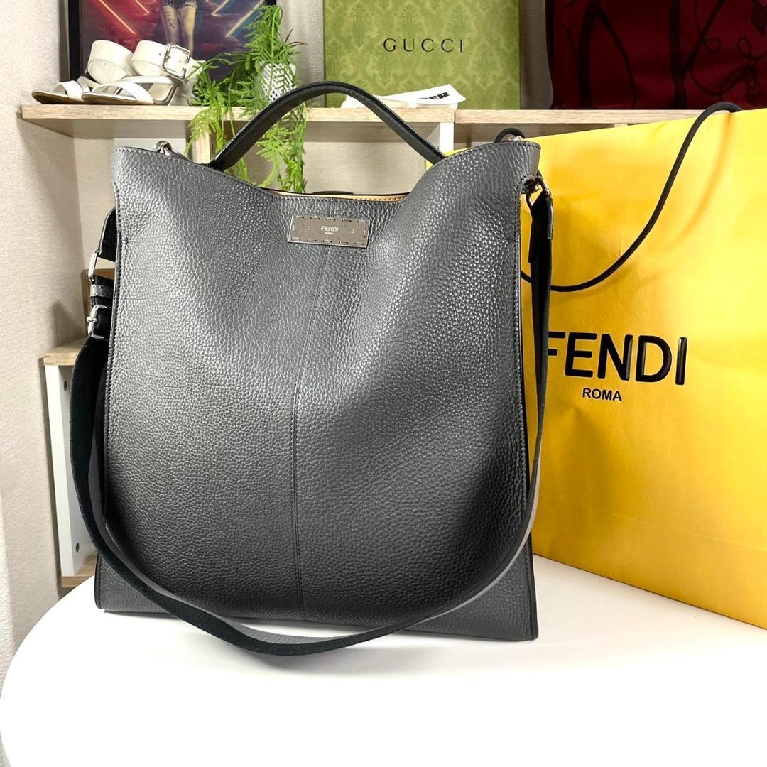 超美品 FENDI ピーカブー エックスライト フィット レザー 黒 超美品 FENDI ピーカブー エックスライト フィット レザー 黒