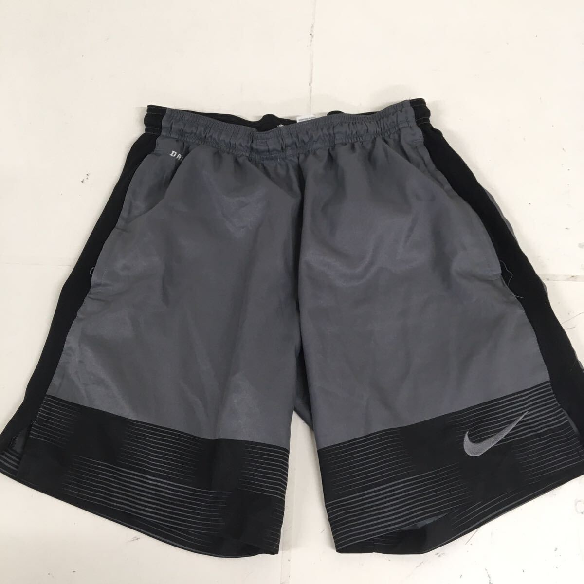 送料無料★NIKE ナイキ★ハーフパンツ ショートパンツ スポーツウェア★Mサイズ#60808sj42