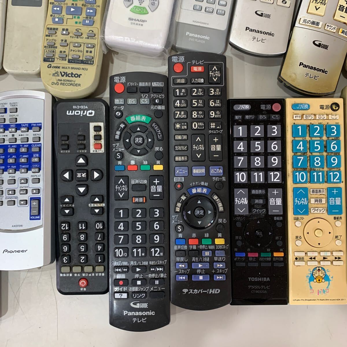 KD0227 大量☆リモコン まとめ テレビ エアコン National Panasonic SHARP TOSHIBA 三菱 現(xiàn)狀品 電池蓋無しの有る ジャンク 0826