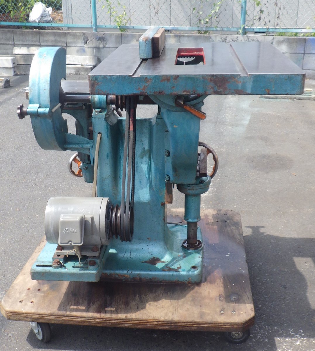 中古品】三里 MISATO 研磨機能付 台傾斜式 昇降盤 三相200V 鋸刃 中古品】三里 MISATO 研磨機能付 台傾斜式 昇降盤 三相200V 鋸刃