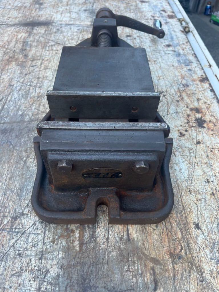 中古品　KKK 萬力 バイス クランプ ベタバイス 固定器具 作業(yè)工具　開口130 幅160