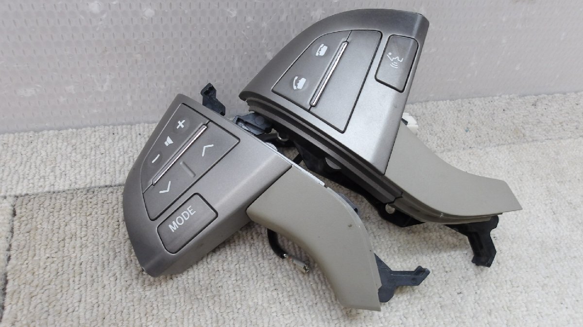 中古 トヨタ エスティマ ACR50W 純正 ハンドルスイッチ ステアリングスイッチ 75B600 (棚5409-D303)