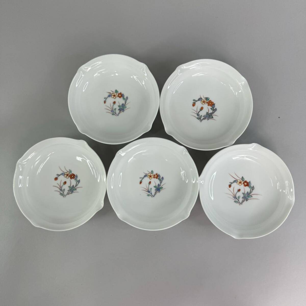 未使用品 有田焼 仁和窯 染錦 柿右衛門様式 小鉢 小皿 5客セット 未使用品 有田焼 仁和窯 染錦 柿右衛門様式 小鉢 小皿 5客セット