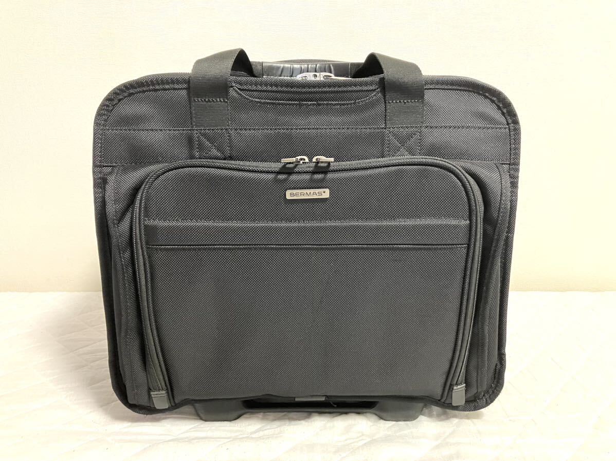 BERMASスーツケース、黒、中古、美品、スペア鍵を付けました BERMASスーツケース、黒、中古、美品、スペア鍵を付けました