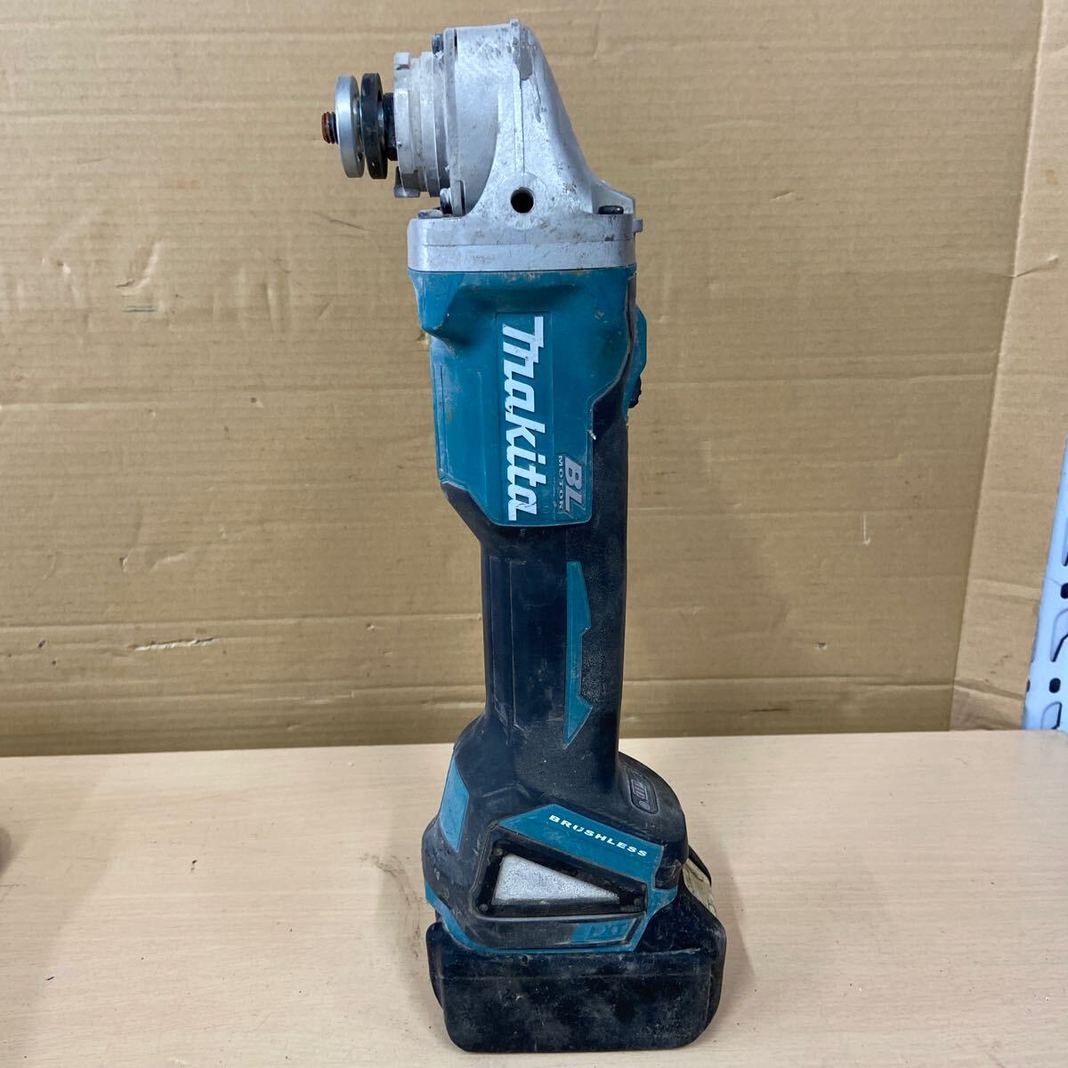 UTt767 makita マキタ 充電式ディスクグラインダ 18V GA404DN 動作確認済み