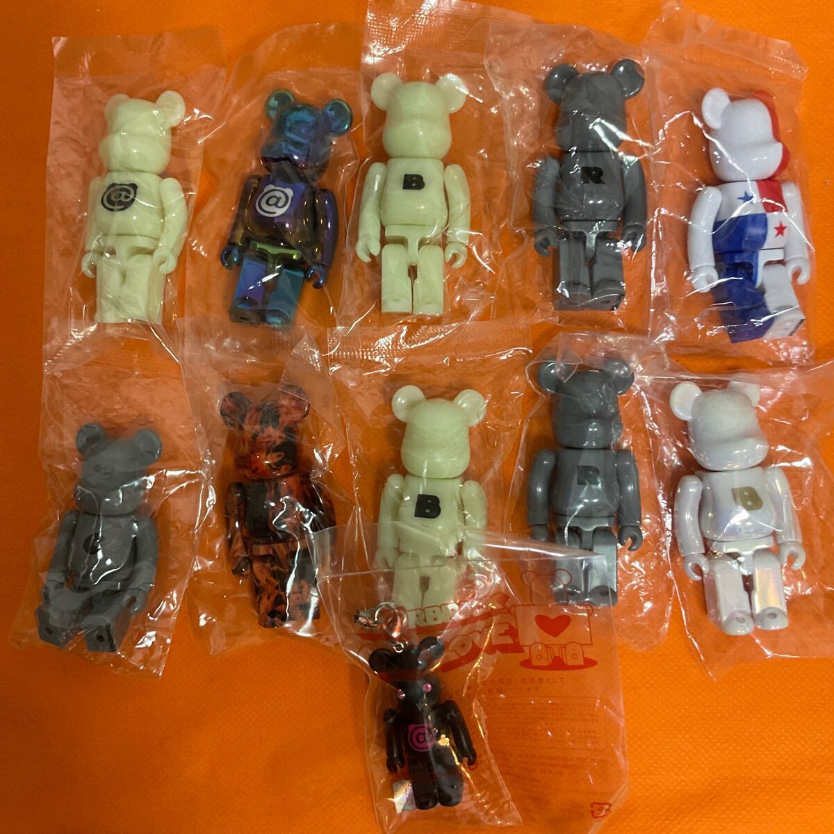 新品未開封 シリーズ　ベアブリック 100% １１個セット　SERIES BE@RBRICK MEDICOMTOY メディコムトイ　3個目