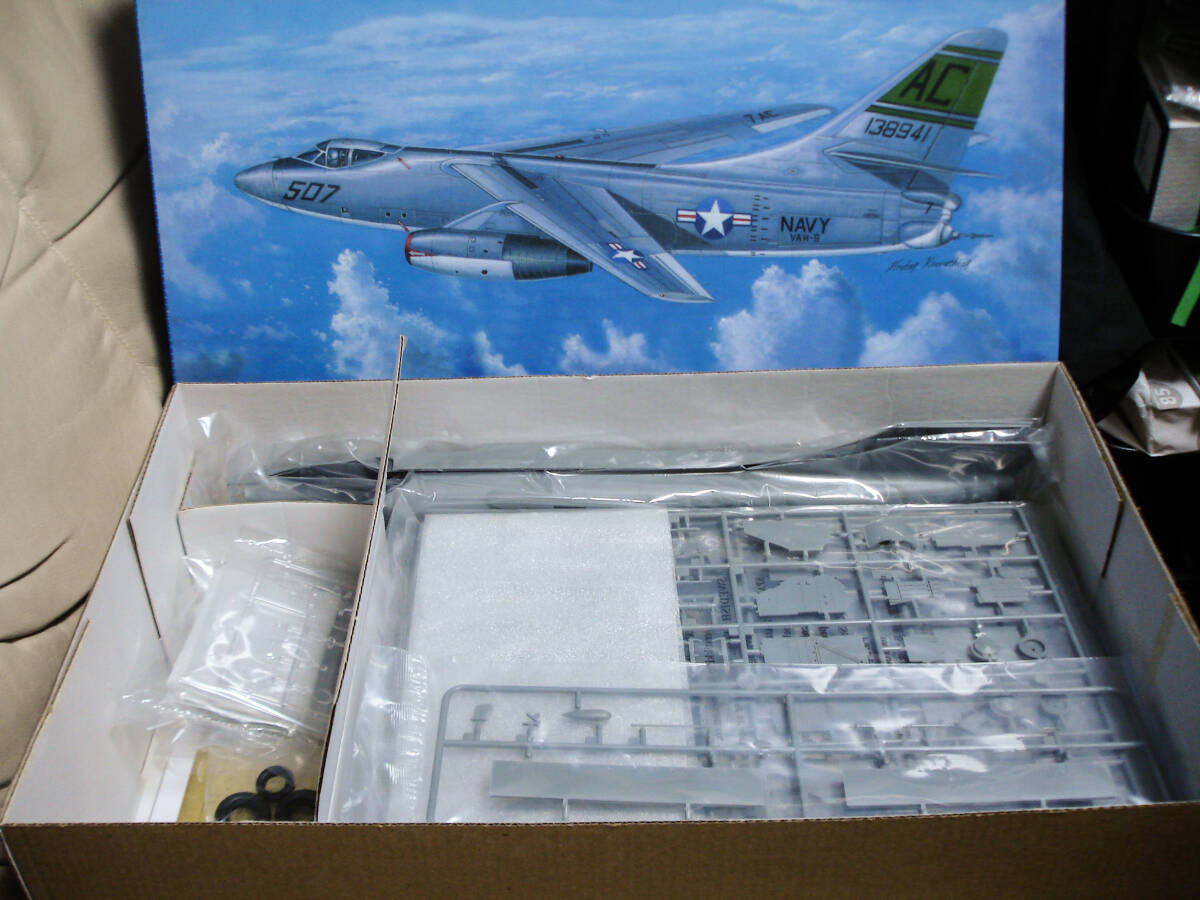 Yahoo!オークション - トランペッター1/48 A-3D2 スカイ