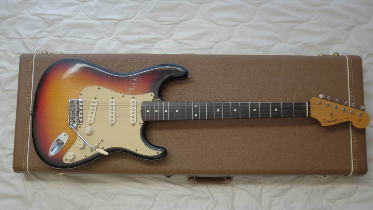 ☆2006年製☆Fender American Vintage 62 Stratocaster Thin Lacquer 3-Color Sunburst☆シンラッカー　アメヴィン