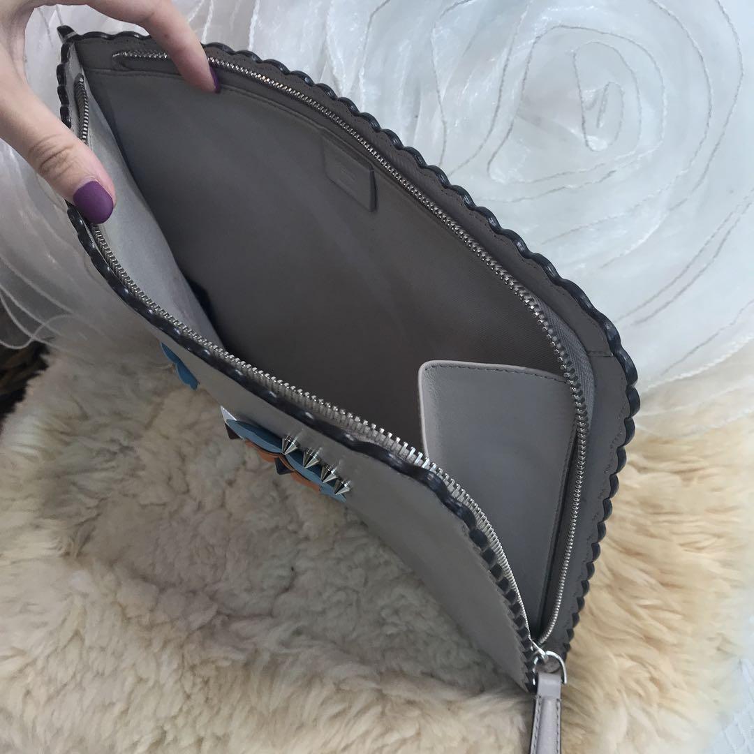 美品 FENDI フェンディ クラッチバッグ モンスター レザー 美品 FENDI フェンディ クラッチバッグ モンスター レザー