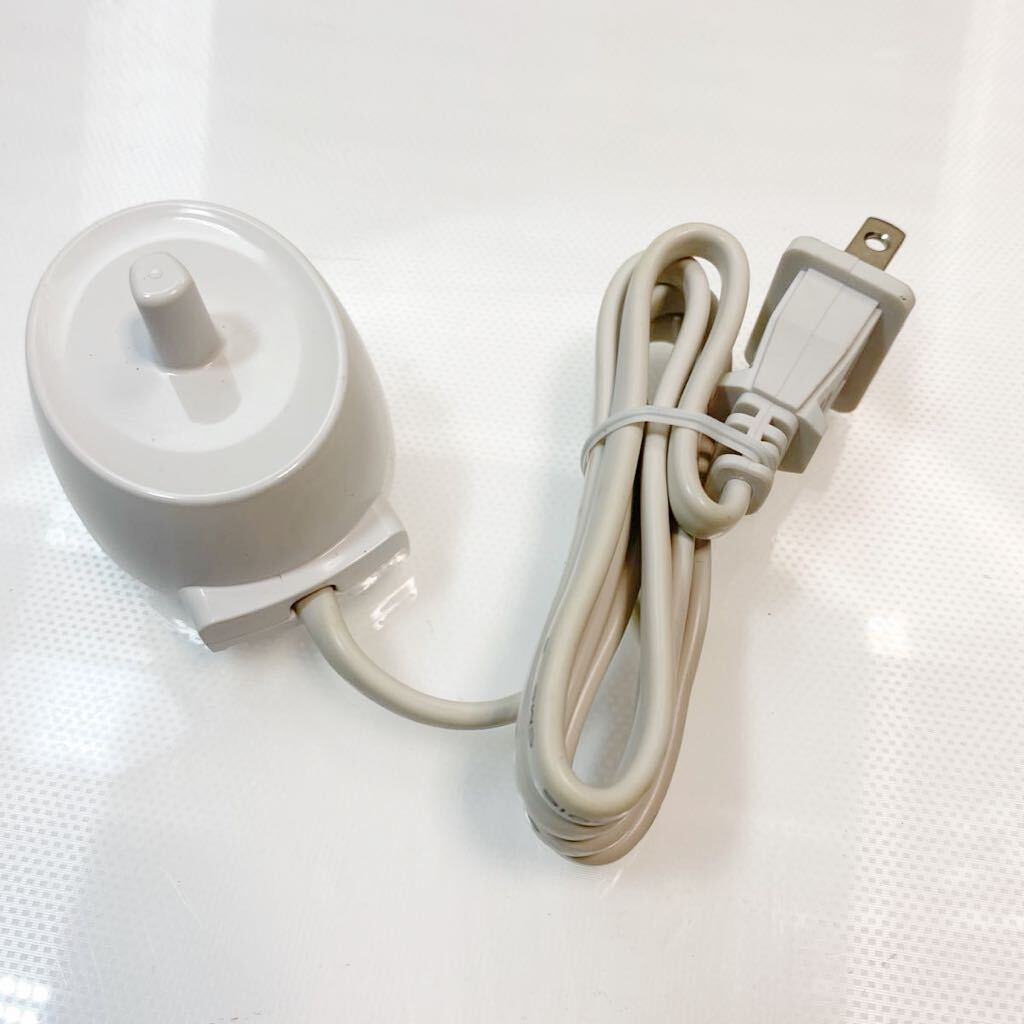 X5-081527 保管未使用品　メーカー純正　BRAUN　ブラウンOral-B電動歯ブラシ用充電器　Type3757