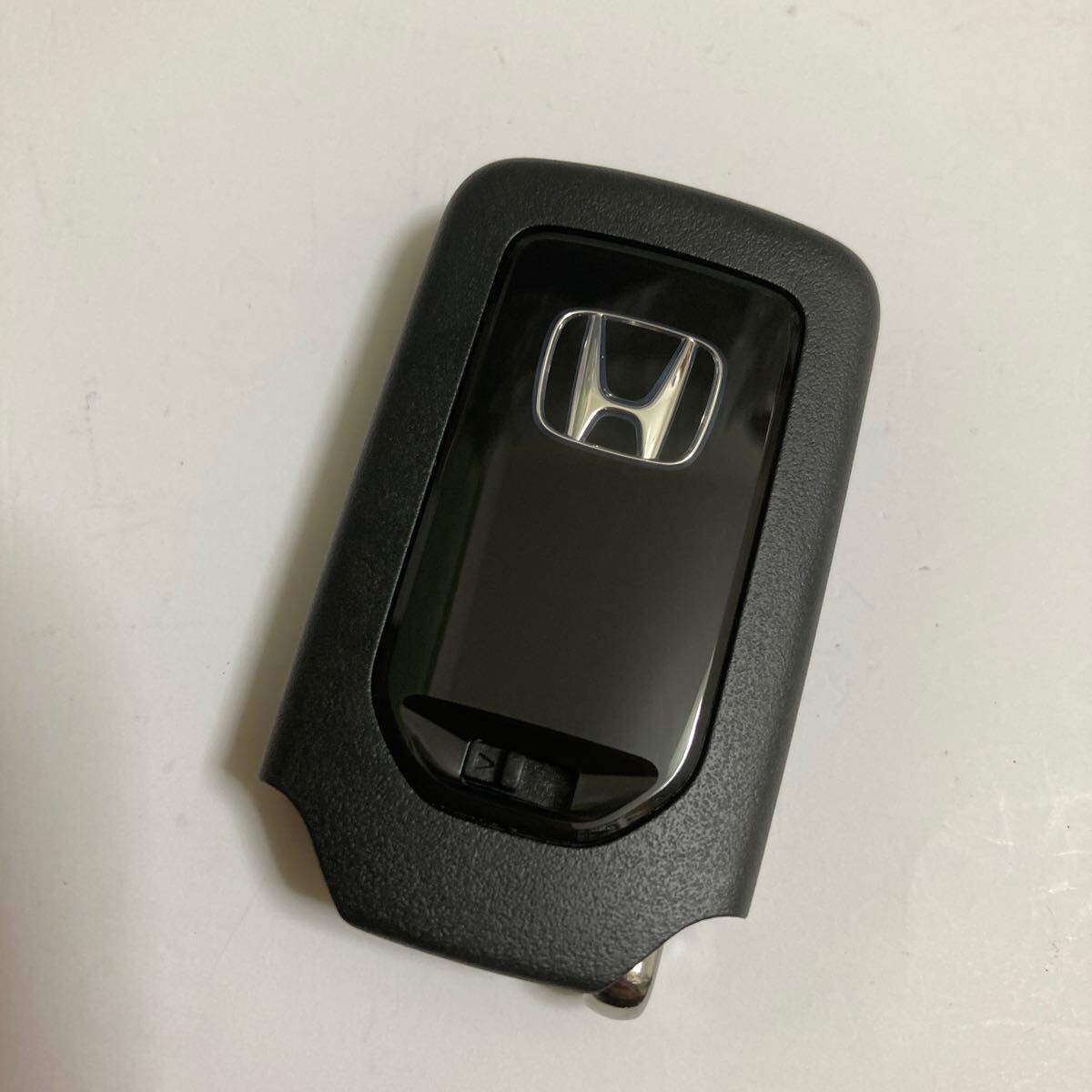 T6A-U12 新品未使用 純正 HONDAホンダ スマートキー 4ボタンキーレスリモコン スマートキー オデッセイ ステップワゴン 2405301_画像2