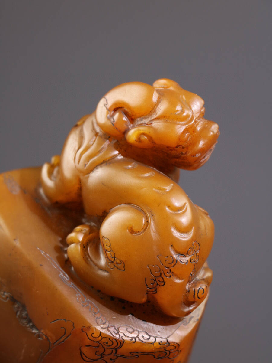 ▽鴻▽ 寿山石 田黄石 細密彫 古獣印章 置物 古賞物 中国古玩 ▽鴻▽ 寿山石 田黄石 細密彫 古獣印章 置物 古賞物 中国古玩