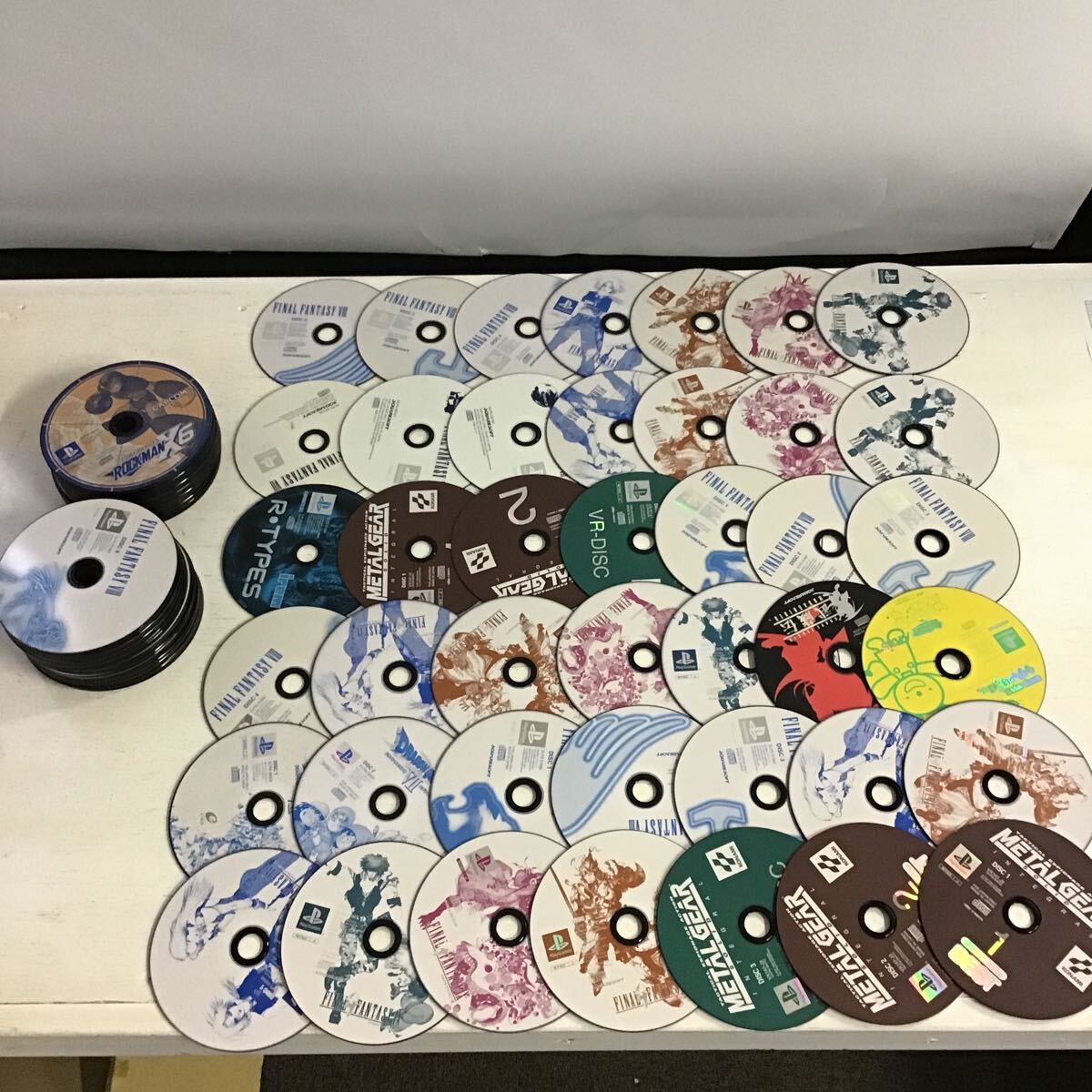 26【ジャンク扱い】PlayStation ファイナルファンタジー メタルギアソリッド ロックマンX6 他 ディスクのみ大量まとめ(80)