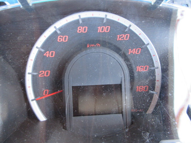 フィット　スピードメーター　GE6 3万キロ台　　ゆうパック着払い_画像3