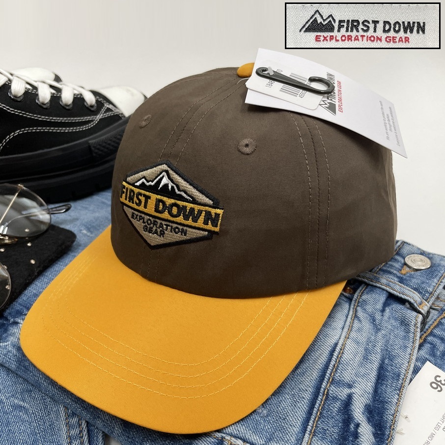 FIRST DOWN ブラウン キャップ 帽子 アウトドアキャンプゴルフ バイクトラックスポーツ ブラックロゴ刺繍 ファーストダウン