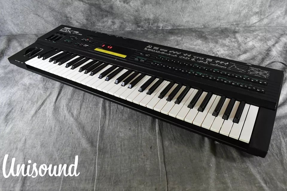 Yamaha DX7IID シンセサイザー 61鍵盤 FC4A付き YAMAHA DX7II-FD ヤマハ シンセサイザー ☆F(YAMAHA ヤマハ