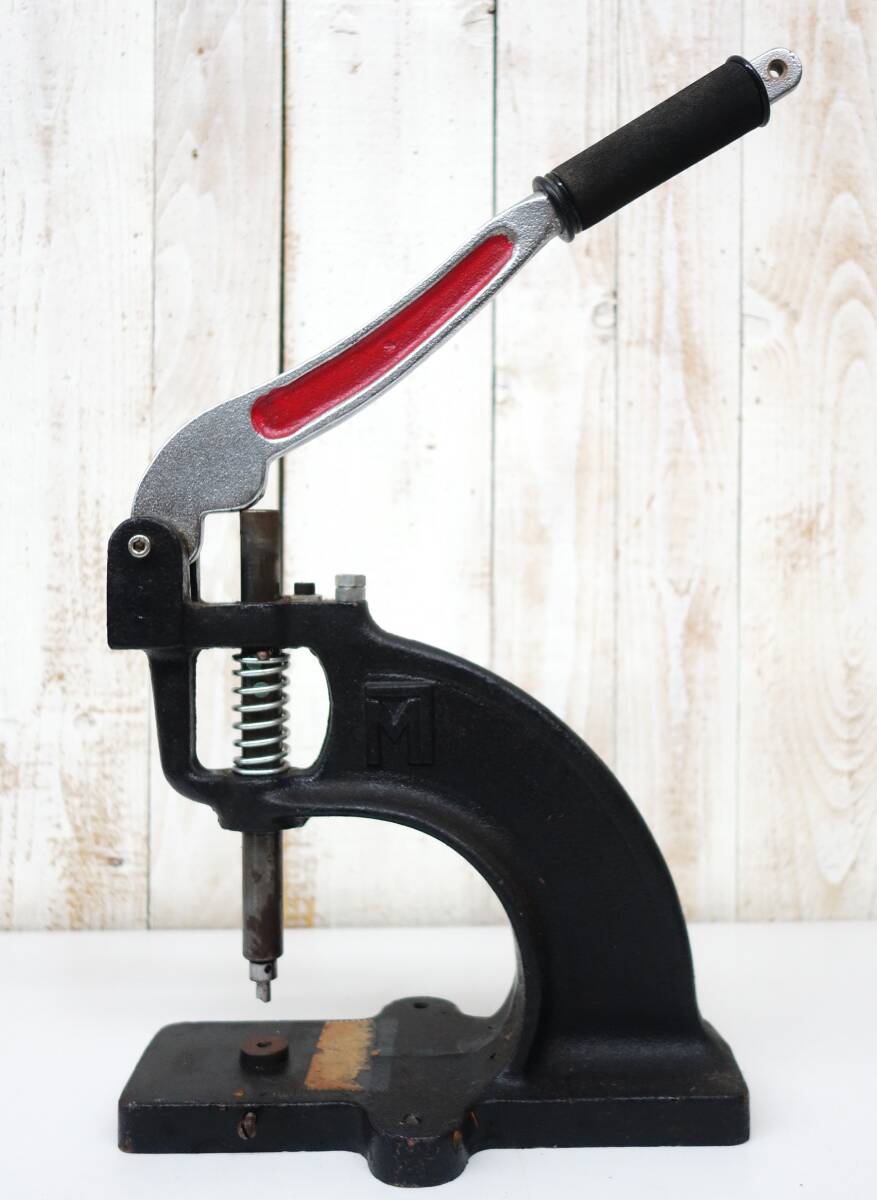 M MORITO モリト　 ＊大型ハンドプレス　 パンチ　穴あけ　 ＊MODEL NO. 不明　 ＊附属品 　Punching DIE　内駒が1個