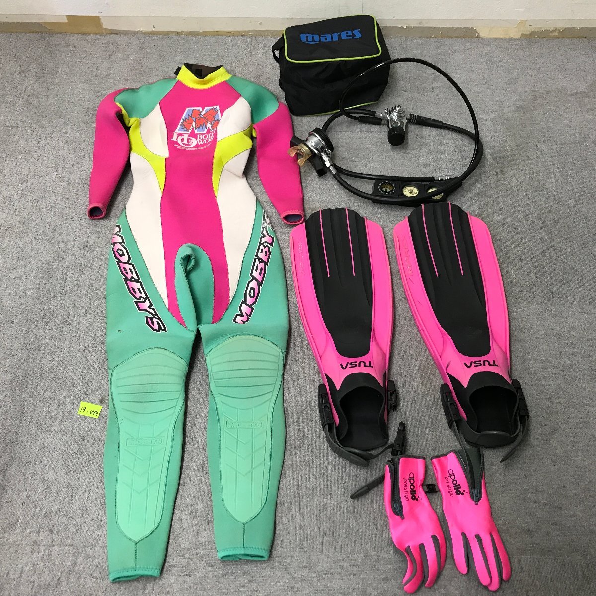 ★１９―０７４★スキューバダイビングセット　モビーズ ウエットスーツ/ツサ IMPREX フィン/マレス レギュレーター(ジャンク品) [140]