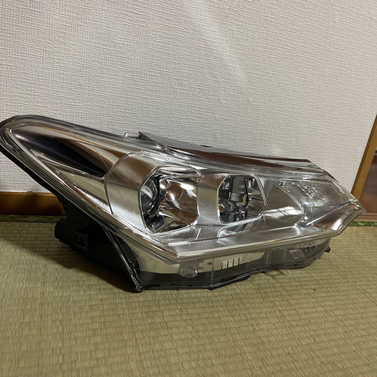 カローラヘッドライト右 カローラフィールダー純正ヘッドライト 右 トヨタ KOITO 12-595